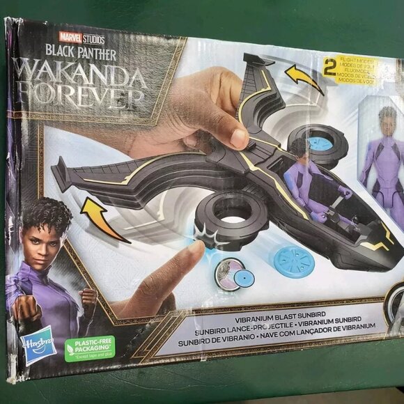 NEW Marvel Studios Black Panther Wakanda Forever Vibranium Blast Sunbird W/Shuri - Picture 1 of 2